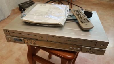 Лот: 11568833. Фото: 1. VHS DVD плеер. DVD, Blu-Ray плееры