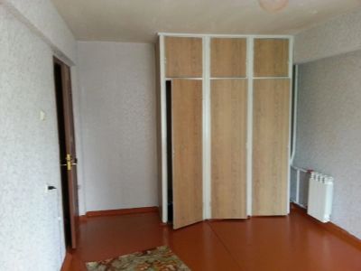 Лот: 5667960. Фото: 1. Сдам комнату в трехкомнатной... Квартиры, студии