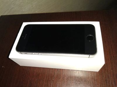 Лот: 11789623. Фото: 1. Iphone Se 32GB. Смартфоны