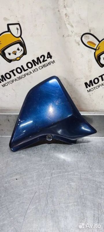 Лот: 22463102. Фото: 1. Пластик боковой левый Suzuki GSX... Запчасти