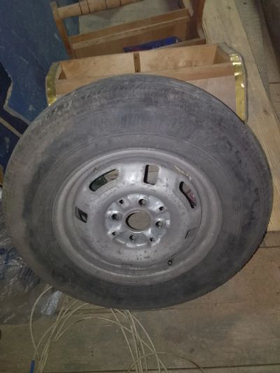 Лот: 23602263. Фото: 1. Шина с диском 165/80 r13 Bridgestone. Шины на дисках