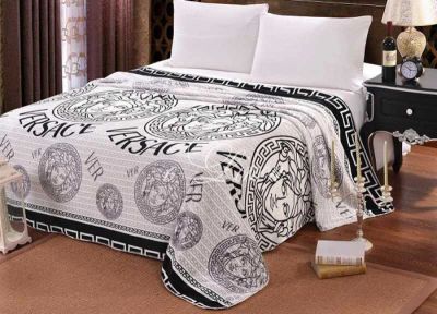 Лот: 10420055. Фото: 1. Плед Versace. Пледы, покрывала