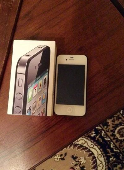 Лот: 3552990. Фото: 1. Iphone 4s 16GB WHITE. Смартфоны