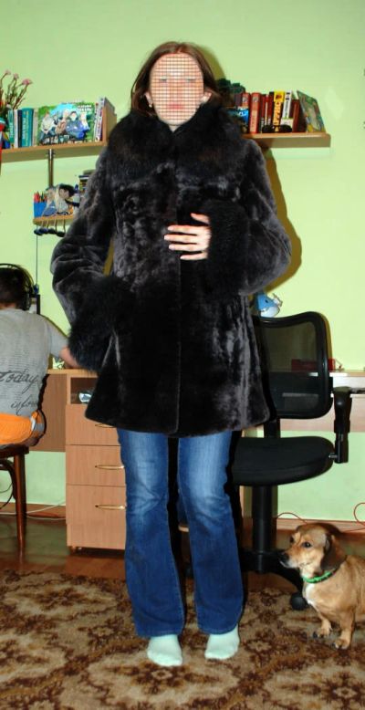 Лот: 4679087. Фото: 1. Шуба мутоновая. Размер 44-46. Верхняя одежда