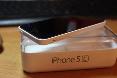 Лот: 7062418. Фото: 1. Iphone 5c, белый, 16 GB, LTE... Смартфоны