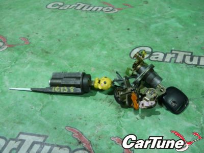 Лот: 10538325. Фото: 1. замки комплект toyota chaser JZX100... Салон