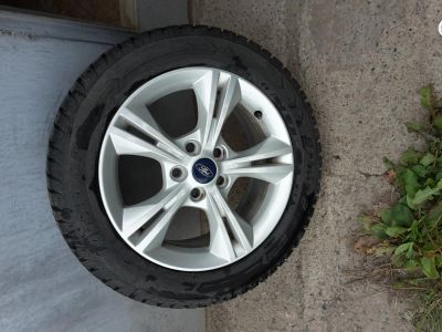 Лот: 6017795. Фото: 1. Литые диски Ford R16 на зимней... Шины на дисках