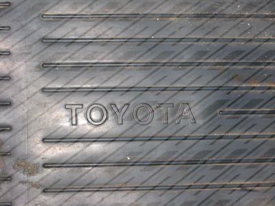 Лот: 7961592. Фото: 1. резиновый коврик оригинал toyota... Салон