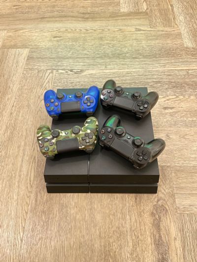 Лот: 19709360. Фото: 1. PlayStation 4 fat 500gb + 4 геймпада... Игровые приставки, консоли