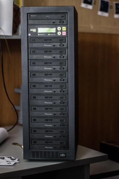 Лот: 8449259. Фото: 1. Дубликатор DVD 1 to 10. Другое (комплектующие)