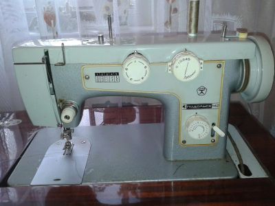 Лот: 7904375. Фото: 1. Швейная машинка Подольск-142. Швейная, вязальная