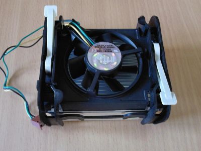 Лот: 3094606. Фото: 1. Кулер боксовый Intel (478 сокет... Системы охлаждения