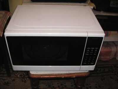 Лот: 25781176. Фото: 1. Микроволновая печь DEXP ES-70... Микроволновки, мини-печи