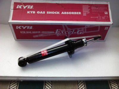 Лот: 7298074. Фото: 1. Амортизаторы Стойки задние KYB... Ходовая, подвеска, рулевое управление
