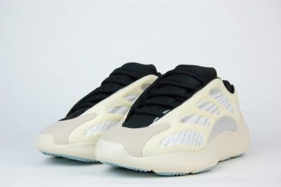 Лот: 16862955. Фото: 1. Кроссовки Adidas Yeezy Boost 700... Кеды, кроссовки, слипоны