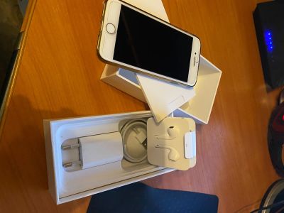 Лот: 16953516. Фото: 1. iPhone 7 32gb silver. Смартфоны
