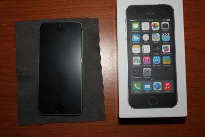 Лот: 3659667. Фото: 1. iphone 5S 16Gb Space Gray. Смартфоны