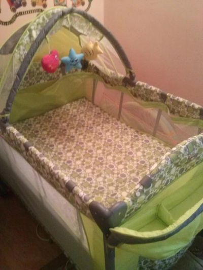 Лот: 6504605. Фото: 1. Продам детскую кроватку-манеж. Детские кровати и кроватки