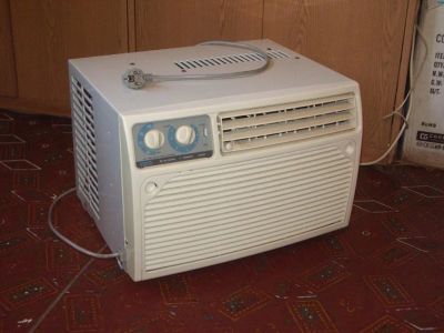 Лот: 10277034. Фото: 1. Оконный кондиционер Delonghi WFS... Кондиционеры, сплит-системы