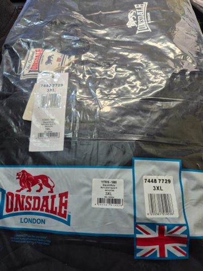Лот: 25042924. Фото: 1. Мужская утепленная куртка Lonsdale... Верхняя одежда