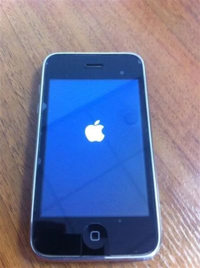 Лот: 1596074. Фото: 1. IPHONE 3g 16 гб оригинальный РСТ. Смартфоны