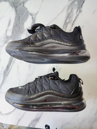 Лот: 19432598. Фото: 1. Кроссовки Nike AirMax 720 черные. Кеды, кроссовки, слипоны