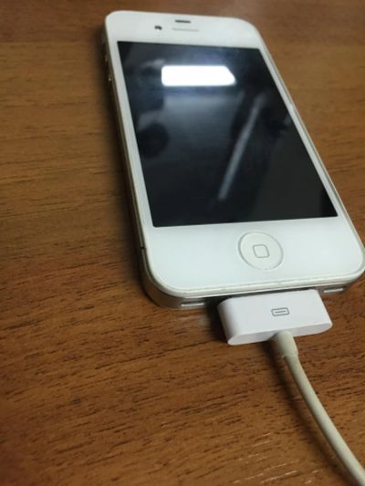 Лот: 6885481. Фото: 1. iPhone 4 8gb. Смартфоны