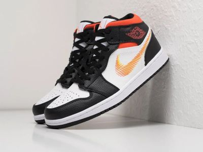 Лот: 18954684. Фото: 1. Кроссовки Nike Air Jordan 1 Mid... Кеды, кроссовки, слипоны
