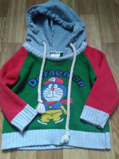 Лот: 9048095. Фото: 1. Детский вязаный свитер с капюшоном... Свитера, кофты, трикотаж