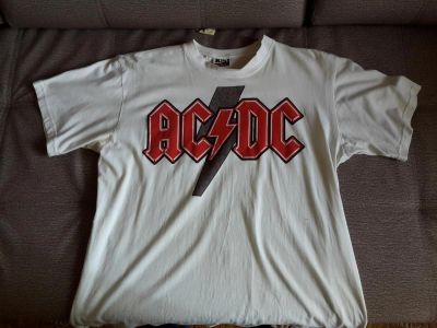 Лот: 7763221. Фото: 1. Футболка(белая) AC/DC. Футболки, поло