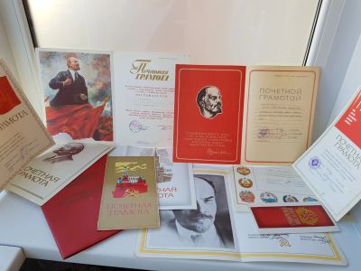 Лот: 11597397. Фото: 1. грамоты ссср!. Предметы интерьера и быта