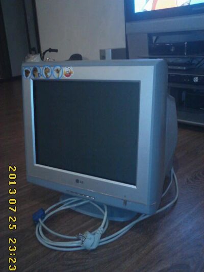Лот: 3000463. Фото: 1. Монитор LG Flatron F730P 17". ЭЛТ-мониторы