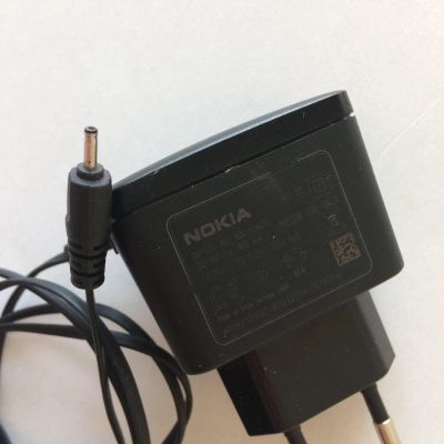 Лот: 14383794. Фото: 1. Зарядное Нокиа (Nokia) тонкий. Зарядные устройства, блоки питания, адаптеры сетевые для смартфонов
