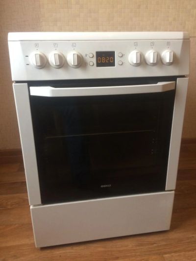 Лот: 10573186. Фото: 1. BEKO CSM 67300 GW. Плиты, духовые шкафы, варочные поверхности