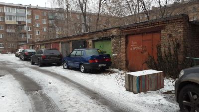 Лот: 7376413. Фото: 1. Сдам гараж с погребом. ул. Баумана... Гаражи, парковочные места