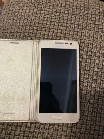 Лот: 15653510. Фото: 1. Samsung galaxy a3. Смартфоны