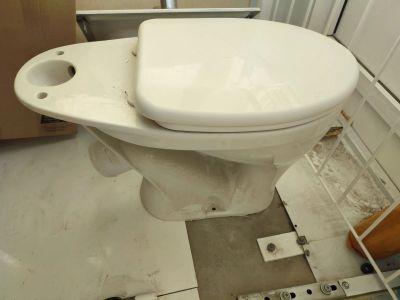 Лот: 25674585. Фото: 1. Унитаз от застройщика Santeri. Унитазы, биде