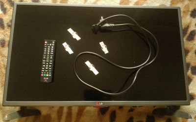 Лот: 12977895. Фото: 1. Телевизор LG 32LB565U, битая матрица. Телевизоры