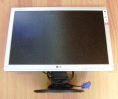 Лот: 4366107. Фото: 1. ЖК-монитор с диагональю 19" LG... ЖК-мониторы