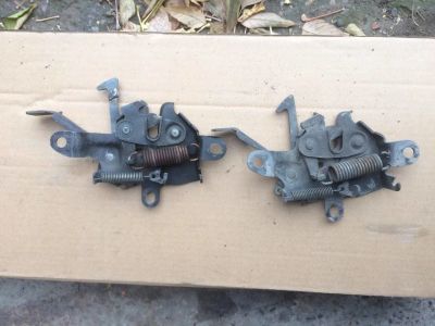 Лот: 11453473. Фото: 1. Замок капота Toyota Carina AT211... Кузов