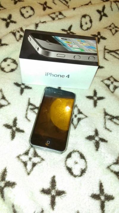 Лот: 6640508. Фото: 1. Продам или обменяю Iphone 4 16... Смартфоны