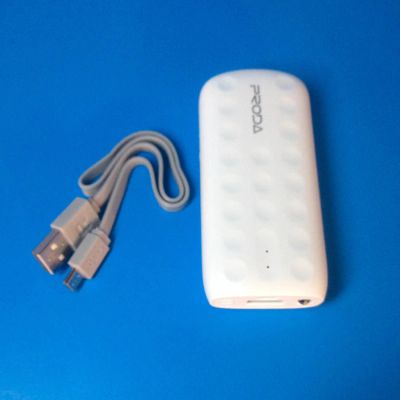 Лот: 5448824. Фото: 1. Внешний аккумулятор Power Bank... Зарядные устройства, блоки питания, адаптеры сетевые для смартфонов