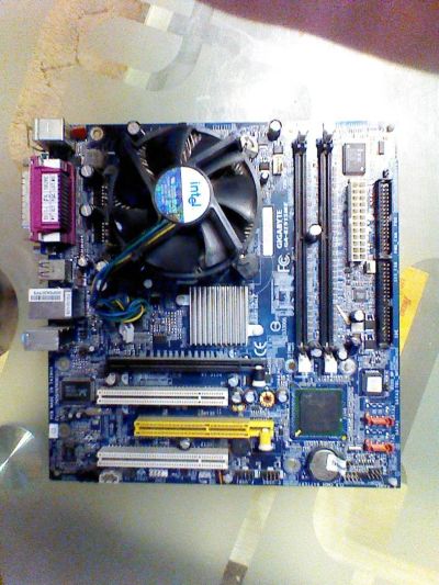 Лот: 4845630. Фото: 1. gigabyte ga-8i915me + pentium... Материнские платы
