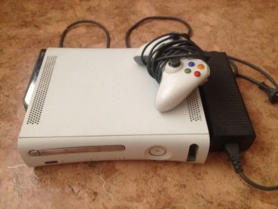 Лот: 12338659. Фото: 1. XBOX 360. Игровые приставки, консоли