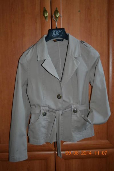 Лот: 4195125. Фото: 1. Пиджак 40-42. Верхняя одежда