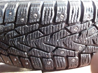Лот: 4675677. Фото: 1. Зимние шины Nokian hakkapeliitta... Шины на дисках