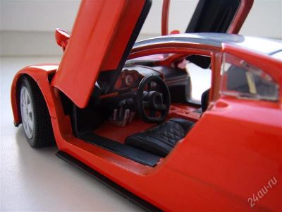 Лот: 2525141. Фото: 1. Модель Volkswagen W12 1:24. Разное