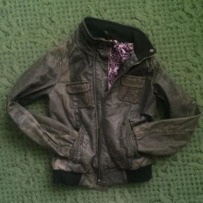 Лот: 6260675. Фото: 1. Кожаная куртка Pull and Bear. Верхняя одежда