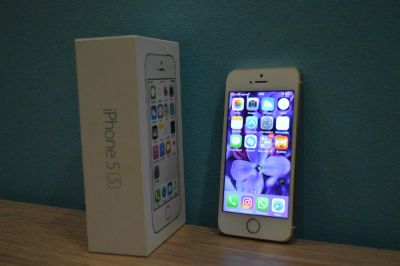 Лот: 8630795. Фото: 1. iPhone 5s 16 GB идеальное состояние... Смартфоны