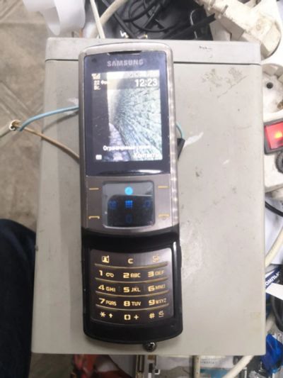 Лот: 19946502. Фото: 1. Samsung U900 без акб и крышки. Кнопочные мобильные телефоны